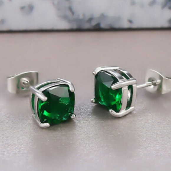 New Sterling silver green stone diamond stud earrings - Picture 2 of 2